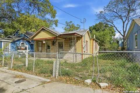 155 W Zavalla
