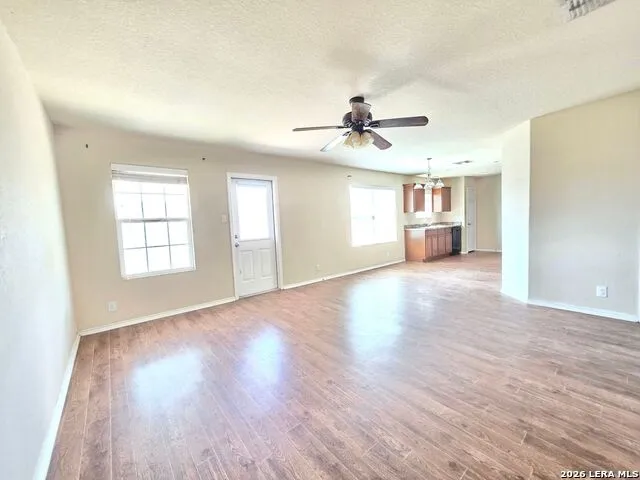 1431 Dove Bend San Antonio, TX 78245