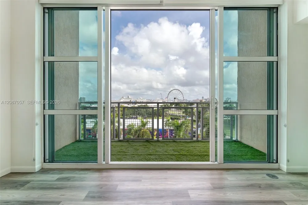 253 NE 2nd St #630 Miami, FL 33132