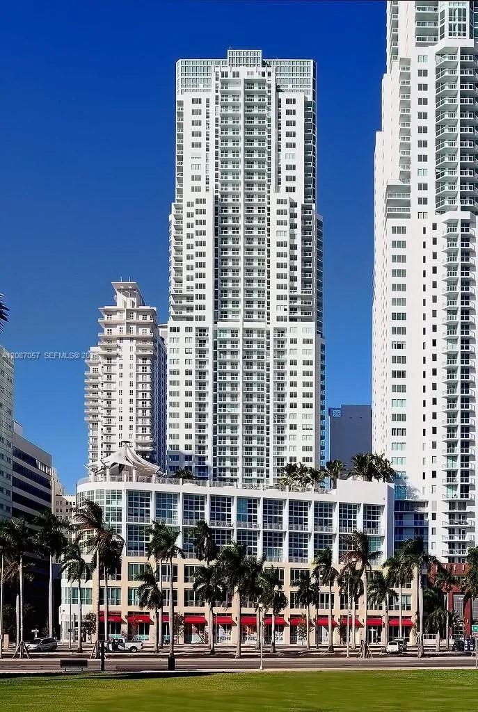 253 NE 2nd St #630 Miami, FL 33132