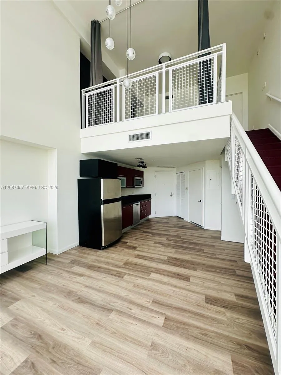 253 NE 2nd St #630 Miami, FL 33132