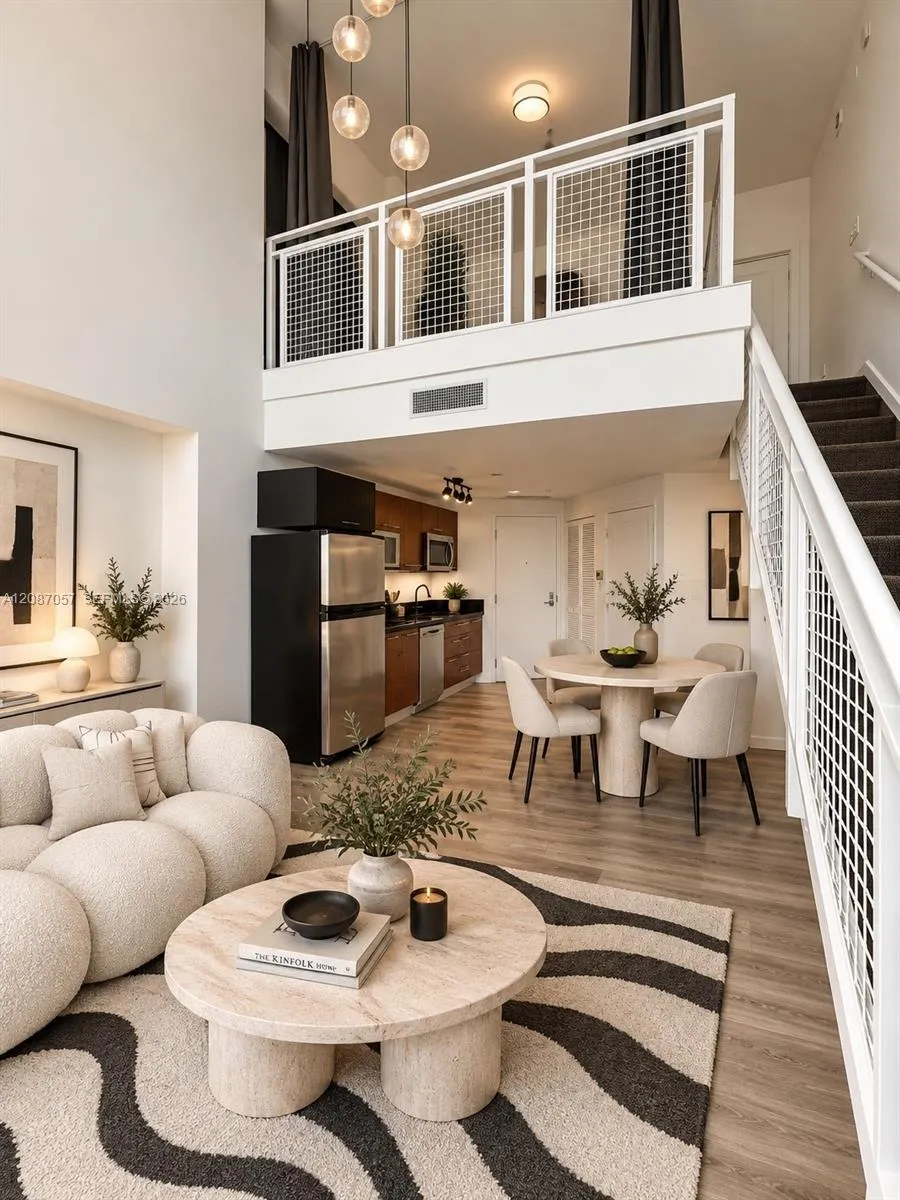 253 NE 2nd St #630 Miami, FL 33132