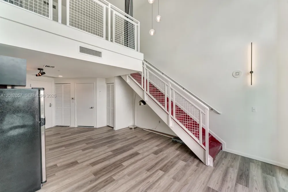 253 NE 2nd St #630 Miami, FL 33132