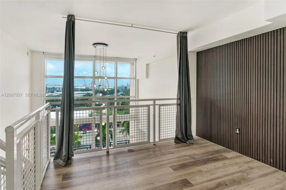 253 NE 2nd St #630 Miami, FL 33132