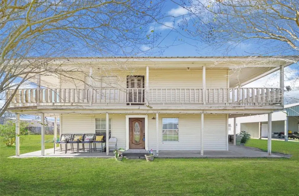 610 12th Street Dickinson, TX 77539