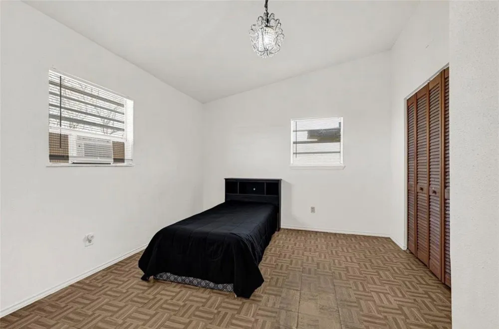 610 12th Street Dickinson, TX 77539