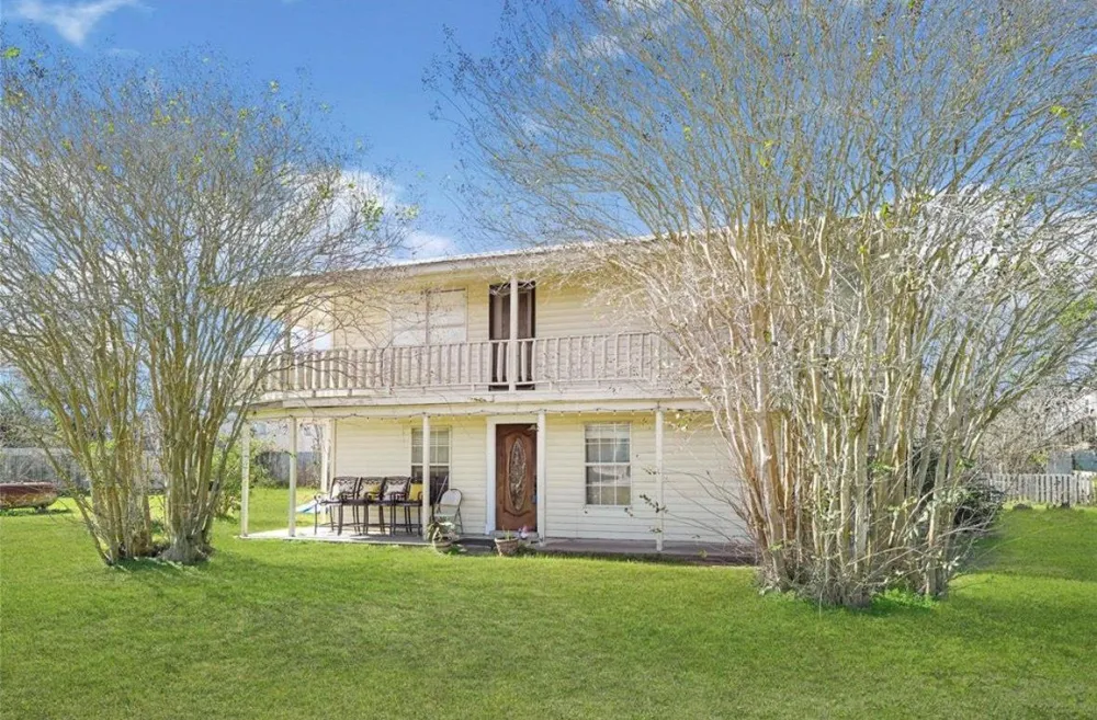 610 12th Street Dickinson, TX 77539