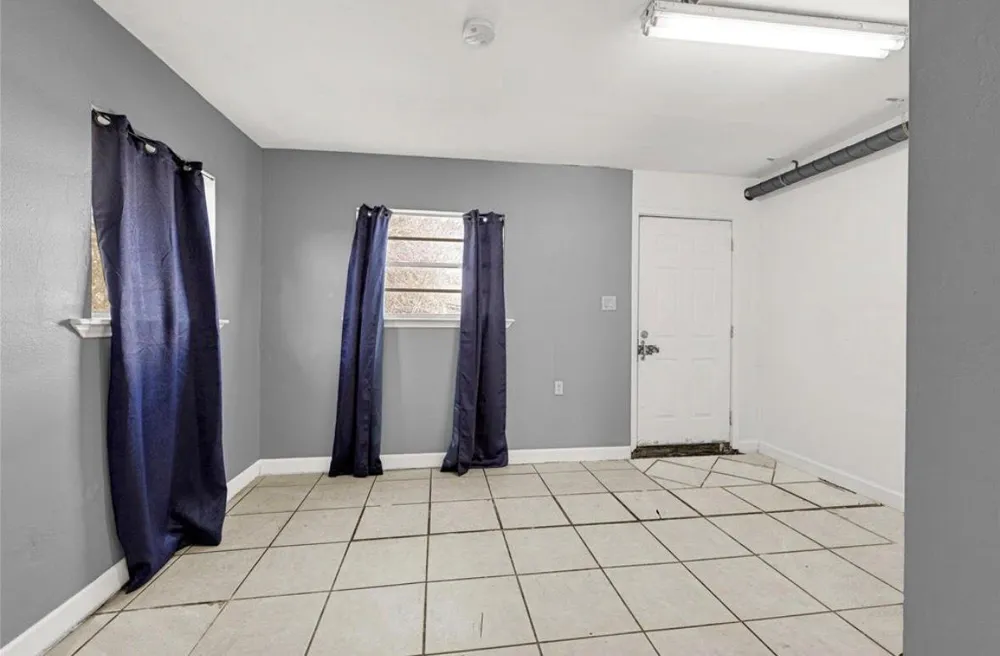 610 12th Street Dickinson, TX 77539