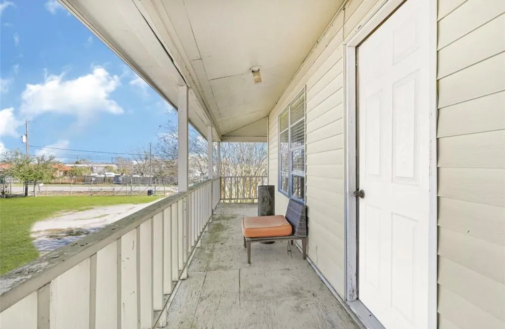 610 12th Street Dickinson, TX 77539