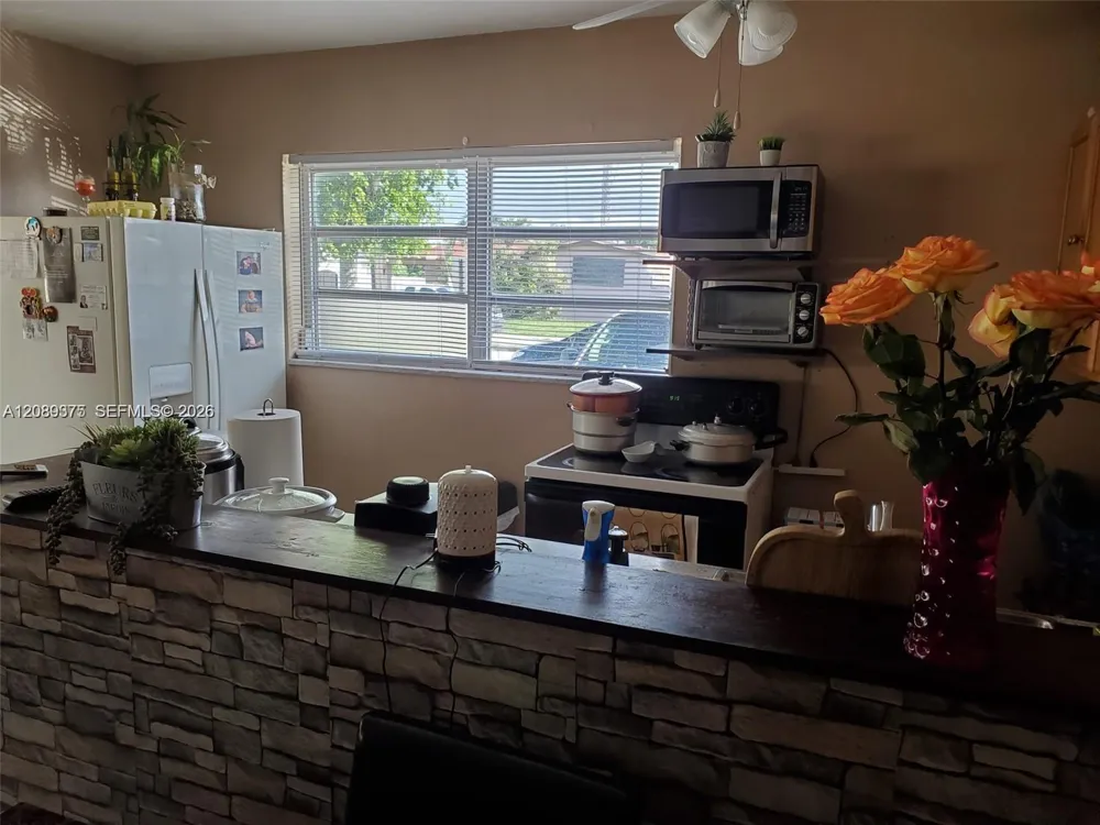 38 W 37th St #38 Hialeah, FL 33012