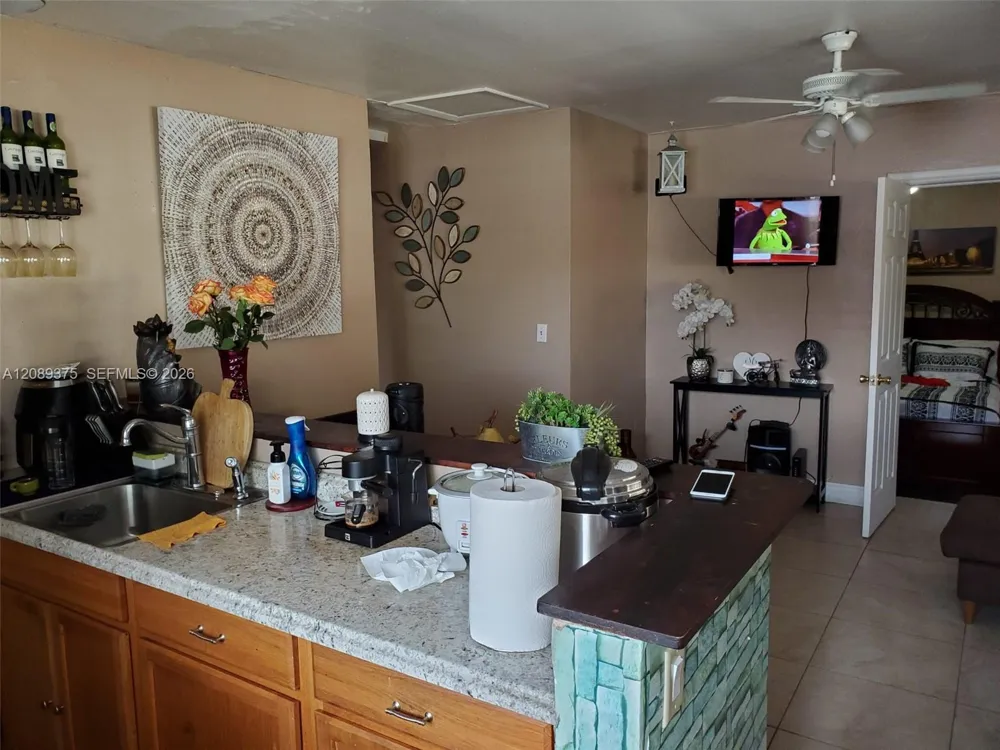 38 W 37th St #38 Hialeah, FL 33012