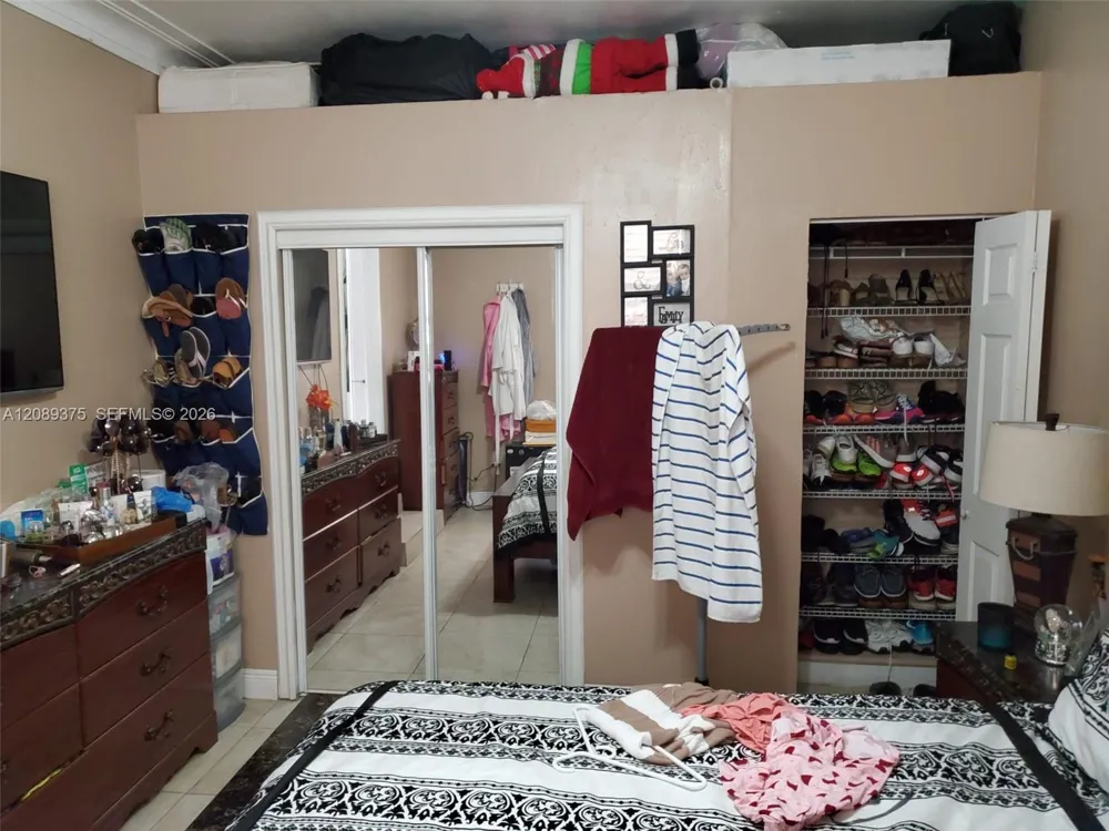 38 W 37th St #38 Hialeah, FL 33012