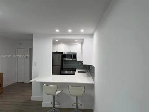 926 Michigan Ave #12