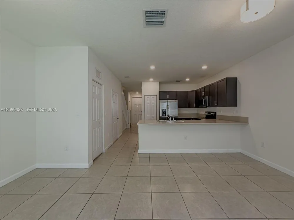 10629 W 32nd Ln Hialeah, FL 33018