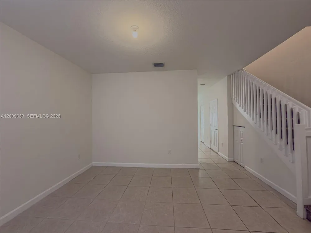 10629 W 32nd Ln Hialeah, FL 33018
