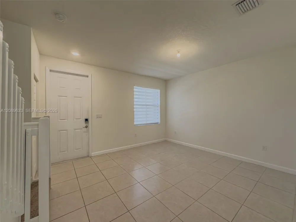 10629 W 32nd Ln Hialeah, FL 33018