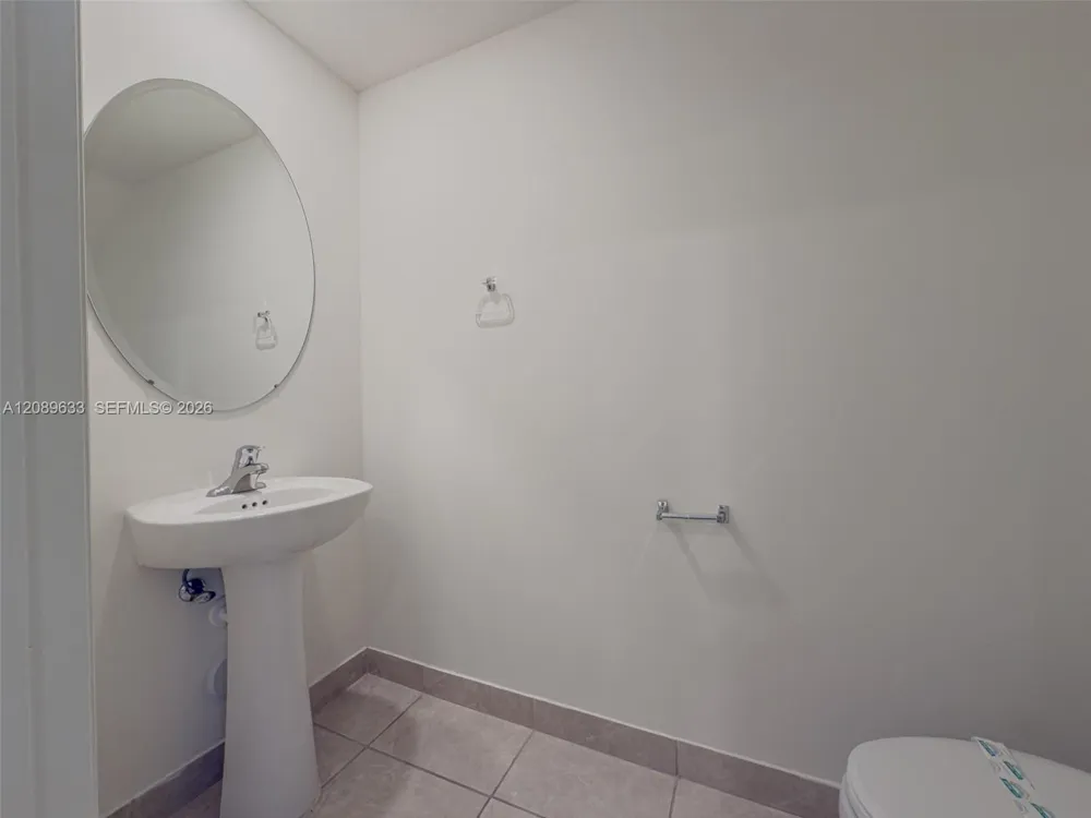 10629 W 32nd Ln Hialeah, FL 33018