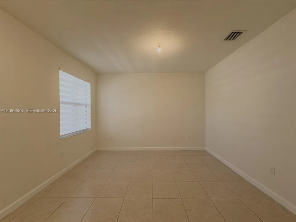10629 W 32nd Ln Hialeah, FL 33018