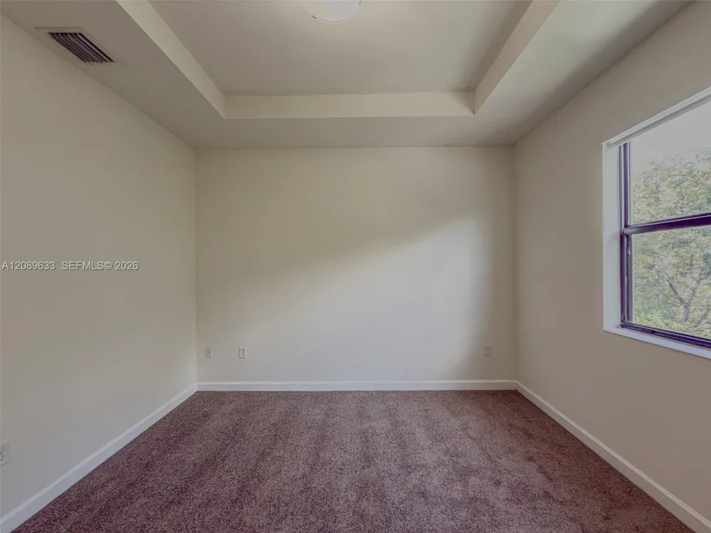 10629 W 32nd Ln Hialeah, FL 33018