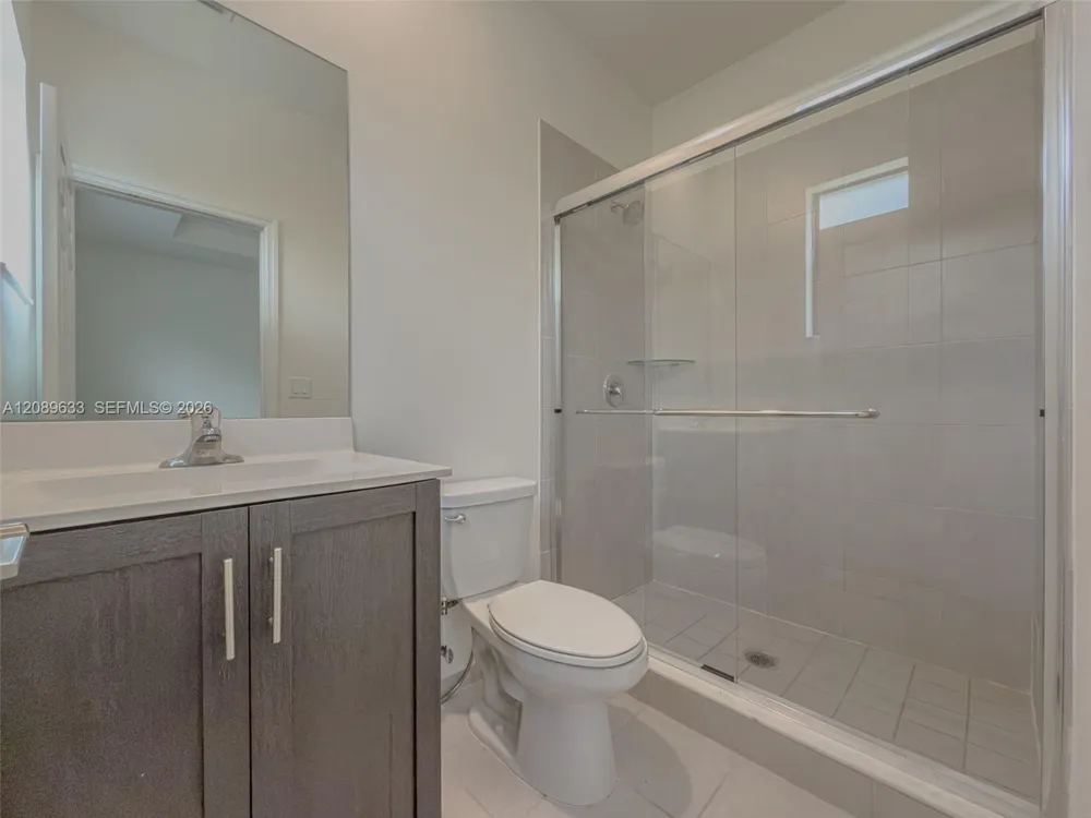 10629 W 32nd Ln Hialeah, FL 33018