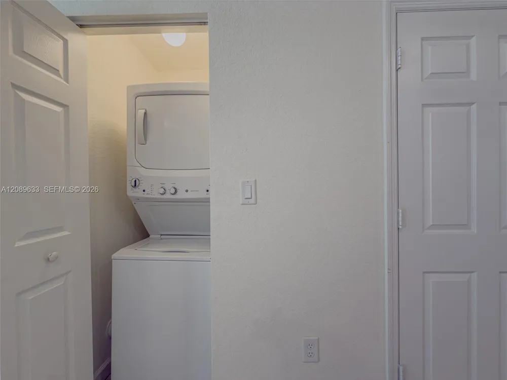 10629 W 32nd Ln Hialeah, FL 33018