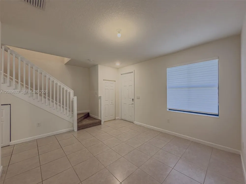 10629 W 32nd Ln Hialeah, FL 33018
