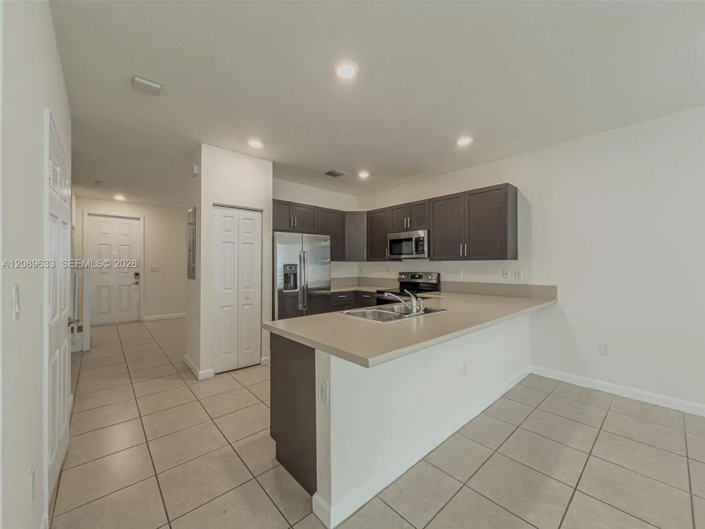 10629 W 32nd Ln Hialeah, FL 33018
