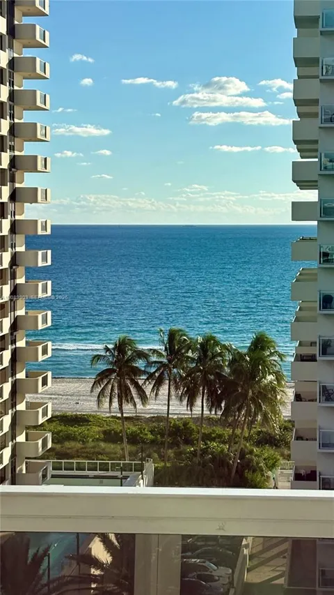 5700 Collins Ave #11B