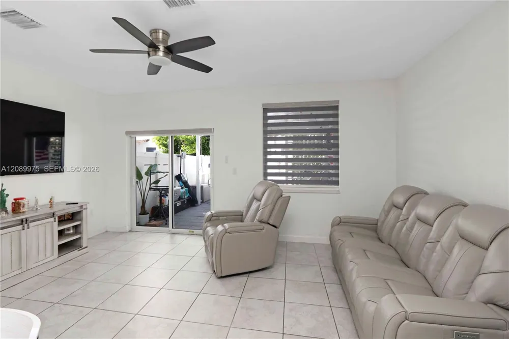 10628 W 33rd Way Hialeah, FL 33018