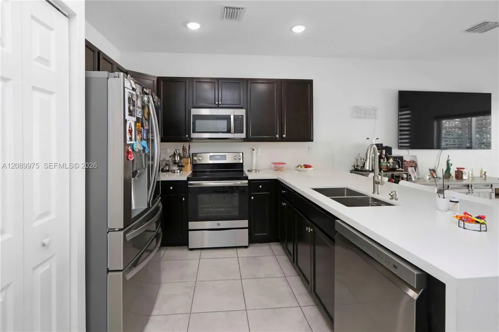 10628 W 33rd Way Hialeah, FL 33018