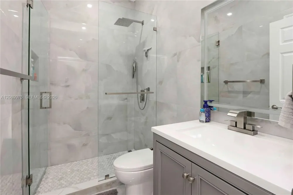 10628 W 33rd Way Hialeah, FL 33018