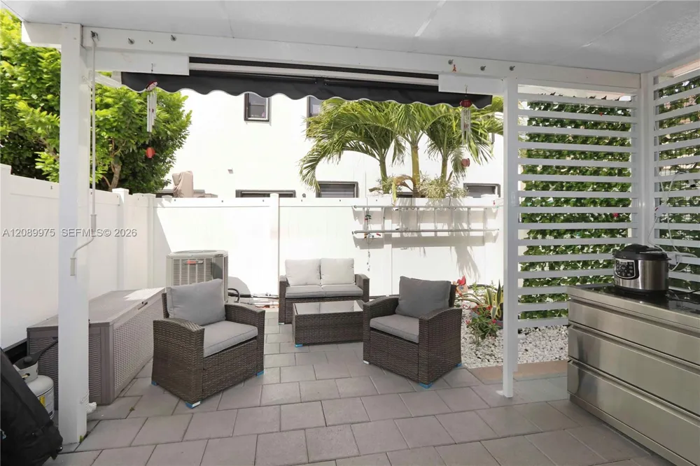10628 W 33rd Way Hialeah, FL 33018