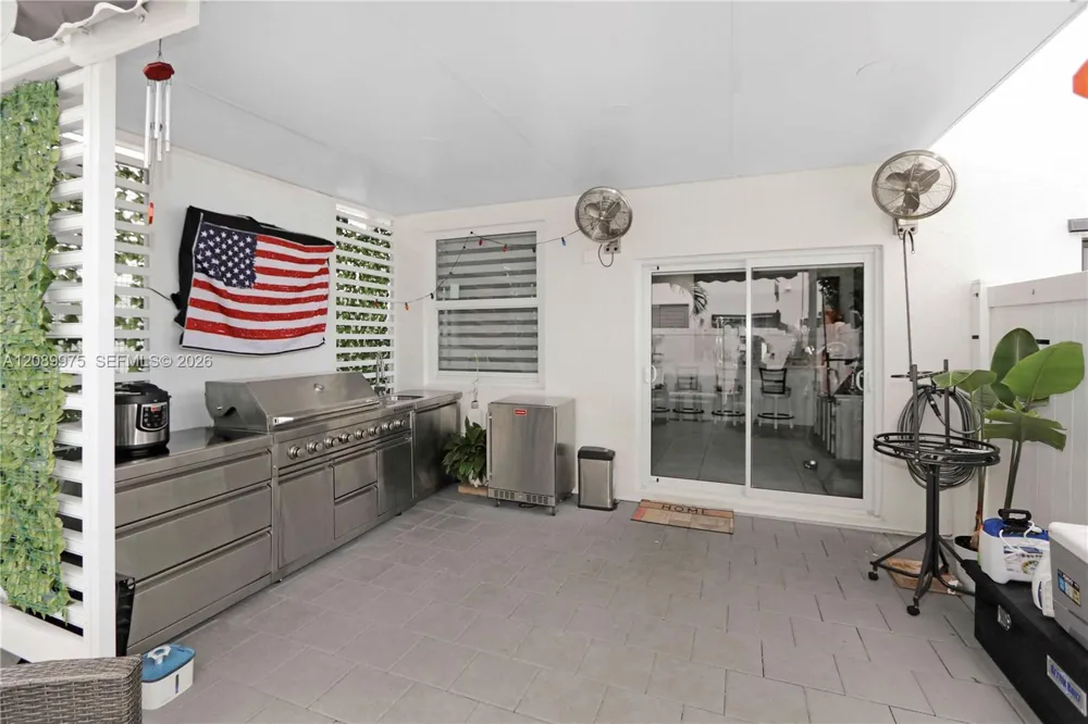 10628 W 33rd Way Hialeah, FL 33018