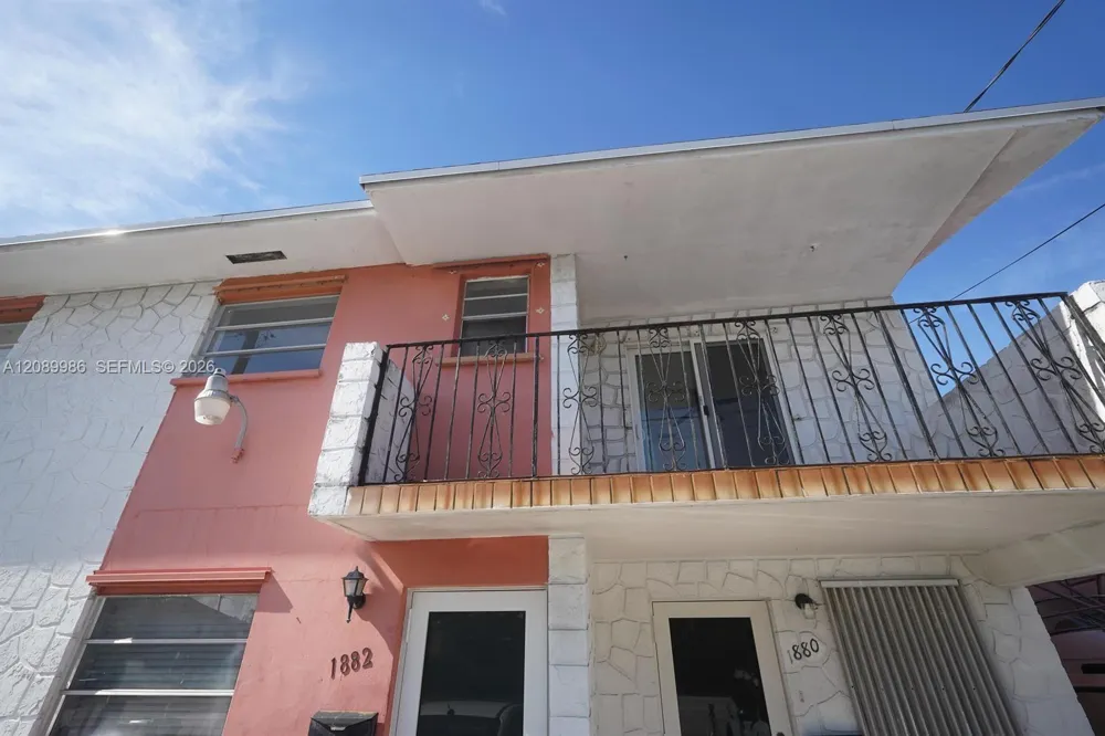 1880 SW 17th Ave Miami, FL 33145