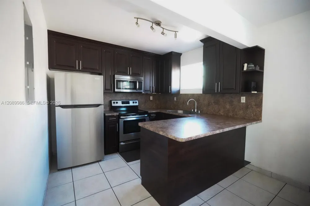 1880 SW 17th Ave Miami, FL 33145