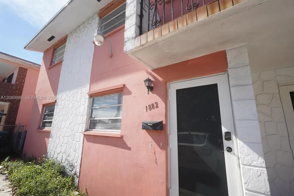 1880 SW 17th Ave Miami, FL 33145