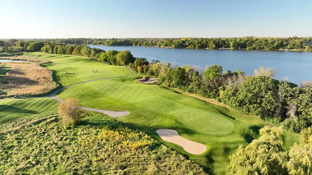 2901 Fairway Drive Chaska, MN 55318