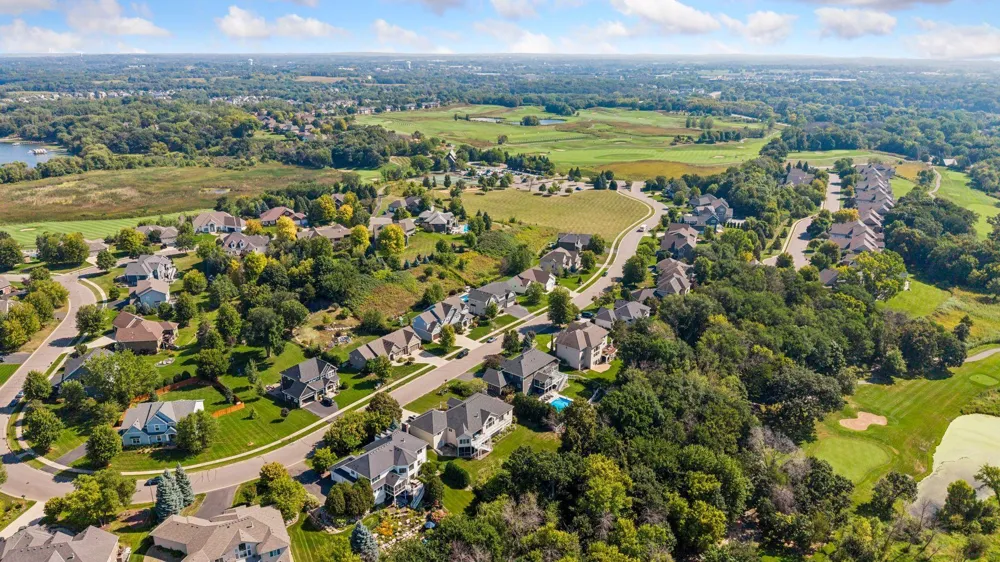 2901 Fairway Drive Chaska, MN 55318