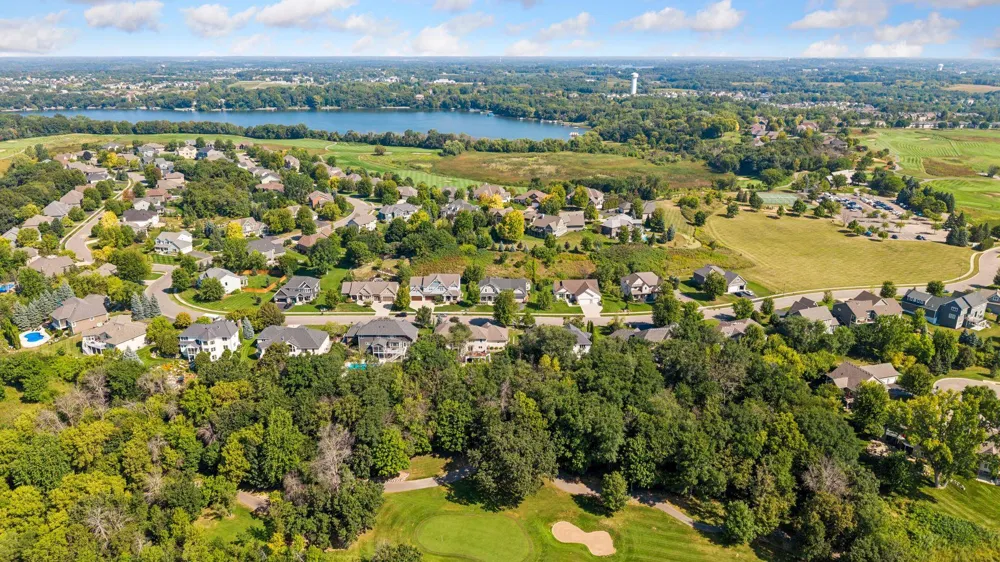 2901 Fairway Drive Chaska, MN 55318