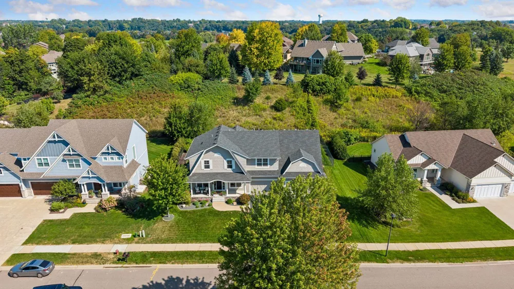 2901 Fairway Drive Chaska, MN 55318