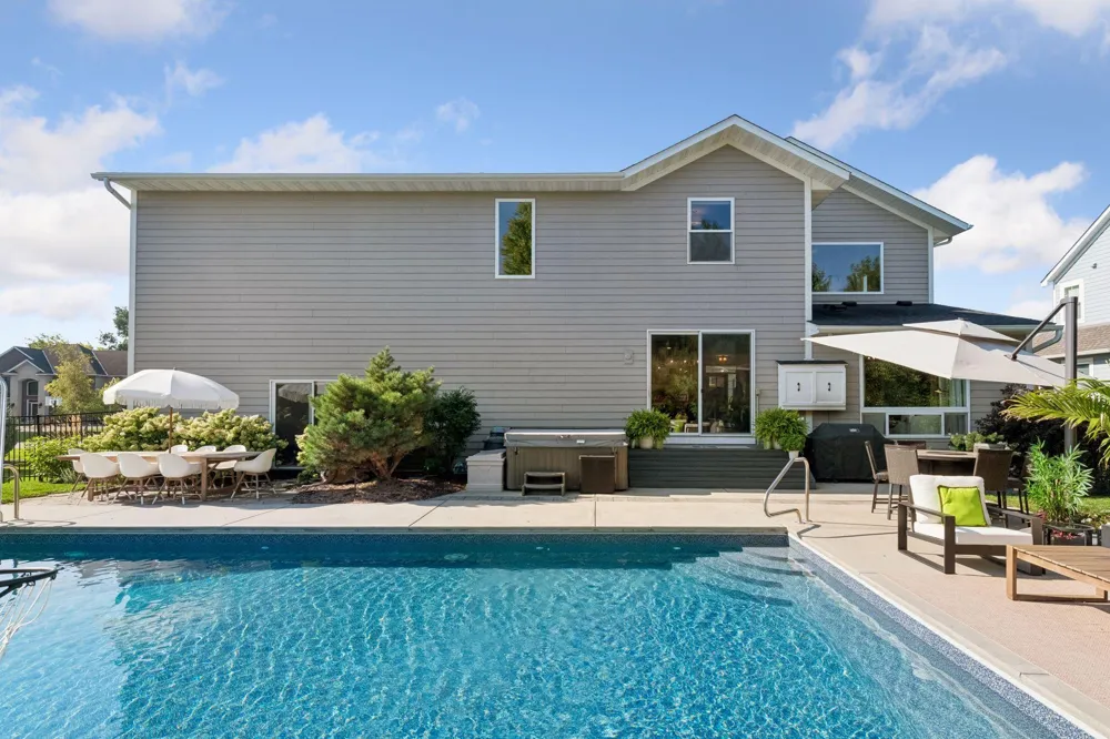 2901 Fairway Drive Chaska, MN 55318