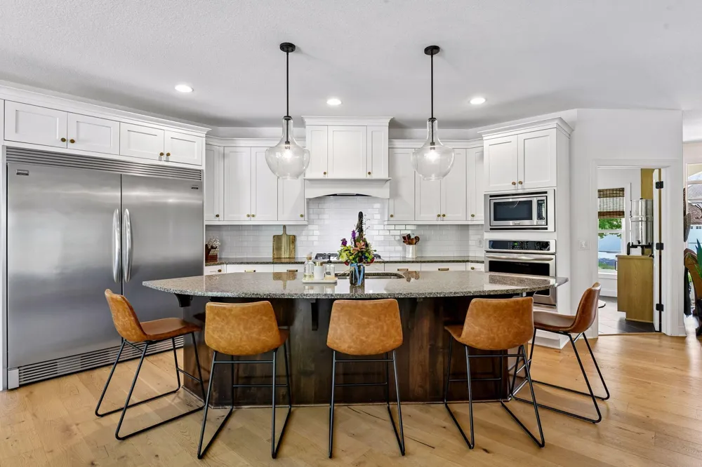 2901 Fairway Drive Chaska, MN 55318