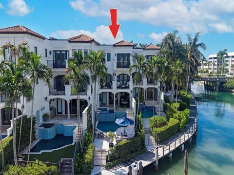 221 Harbour Drive #6