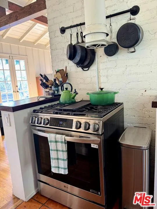 2828 Laurel Canyon Place Los Angeles, CA 90046
