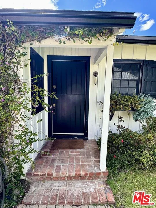 2828 Laurel Canyon Place Los Angeles, CA 90046