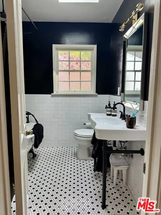 2828 Laurel Canyon Place Los Angeles, CA 90046