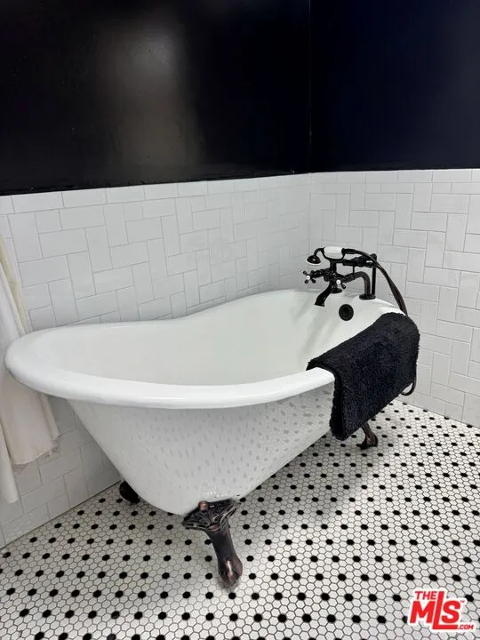 2828 Laurel Canyon Place Los Angeles, CA 90046