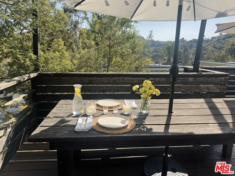 2828 Laurel Canyon Place Los Angeles, CA 90046