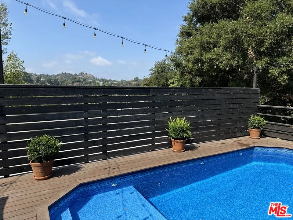 2828 Laurel Canyon Place Los Angeles, CA 90046