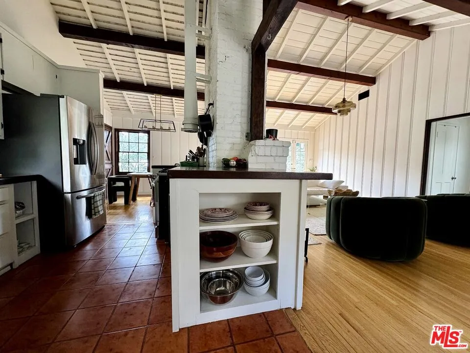 2828 Laurel Canyon Place Los Angeles, CA 90046